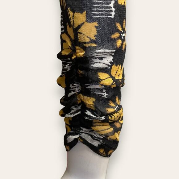 Karen Kane Sheer blouse w/ golden flowers, fit and flare size small - Picture 7 of 8